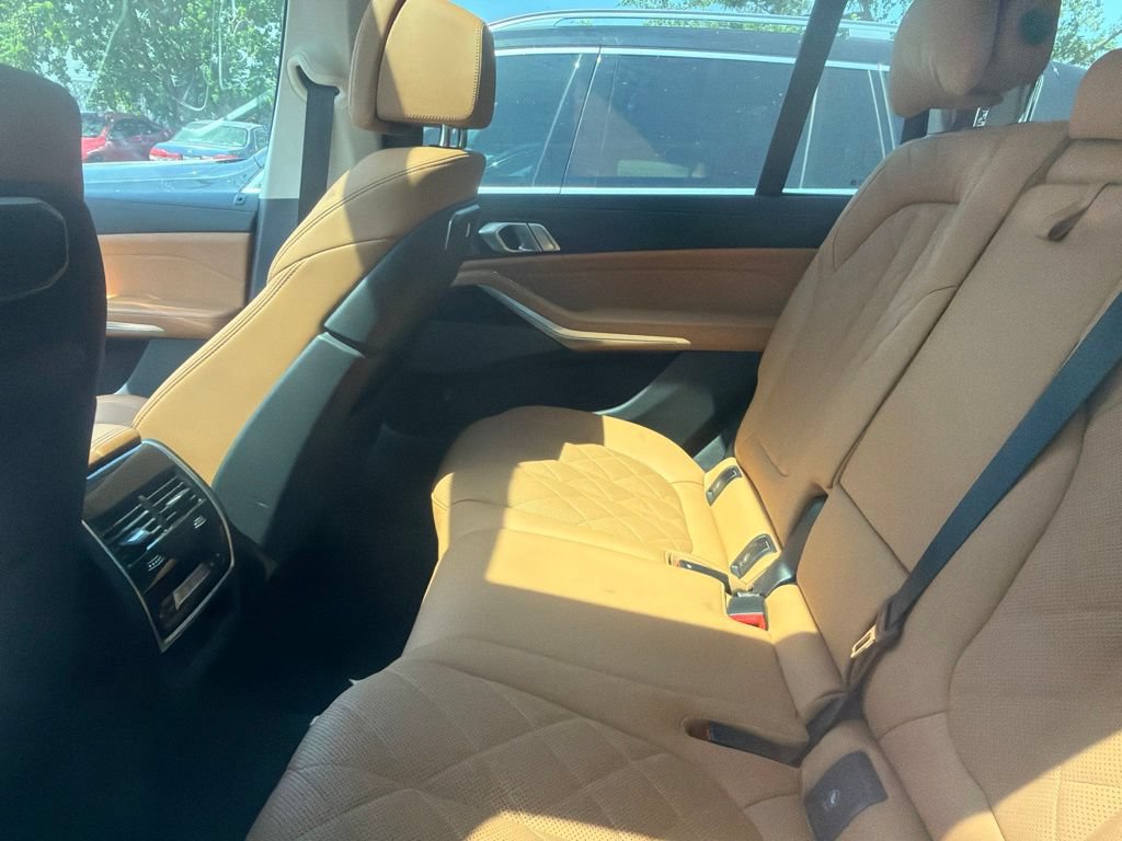 Used 2026 BMW X7 xDrive40i AWD/4WD image 3