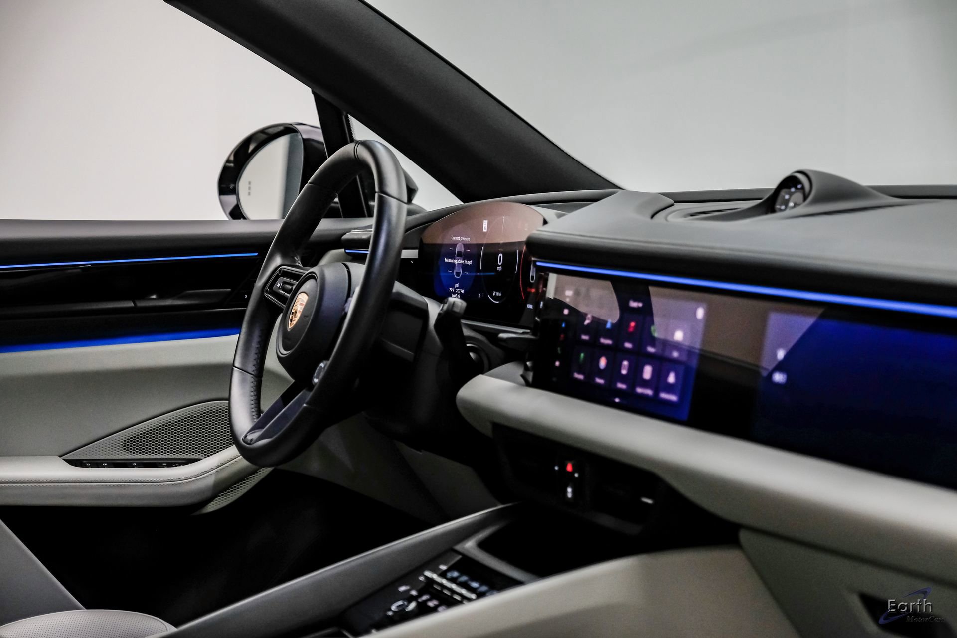 Used 2025 Porsche Macan 4 Electric AWD/4WD image 47