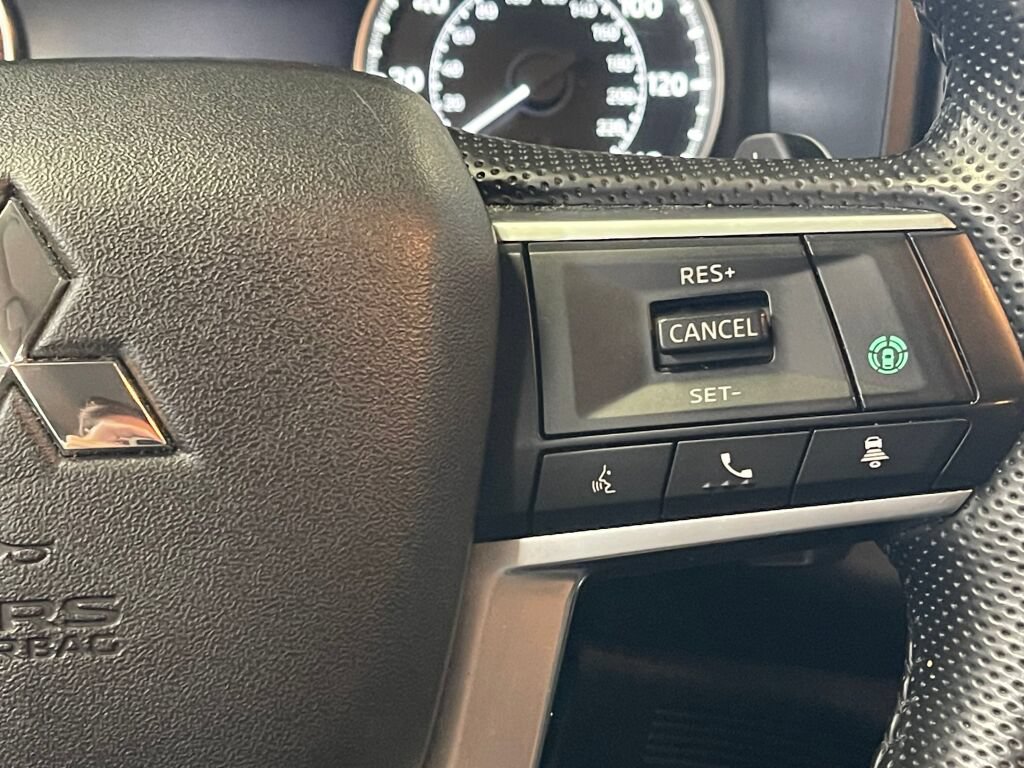 Used 2024 Mitsubishi Outlander SE FWD image 20