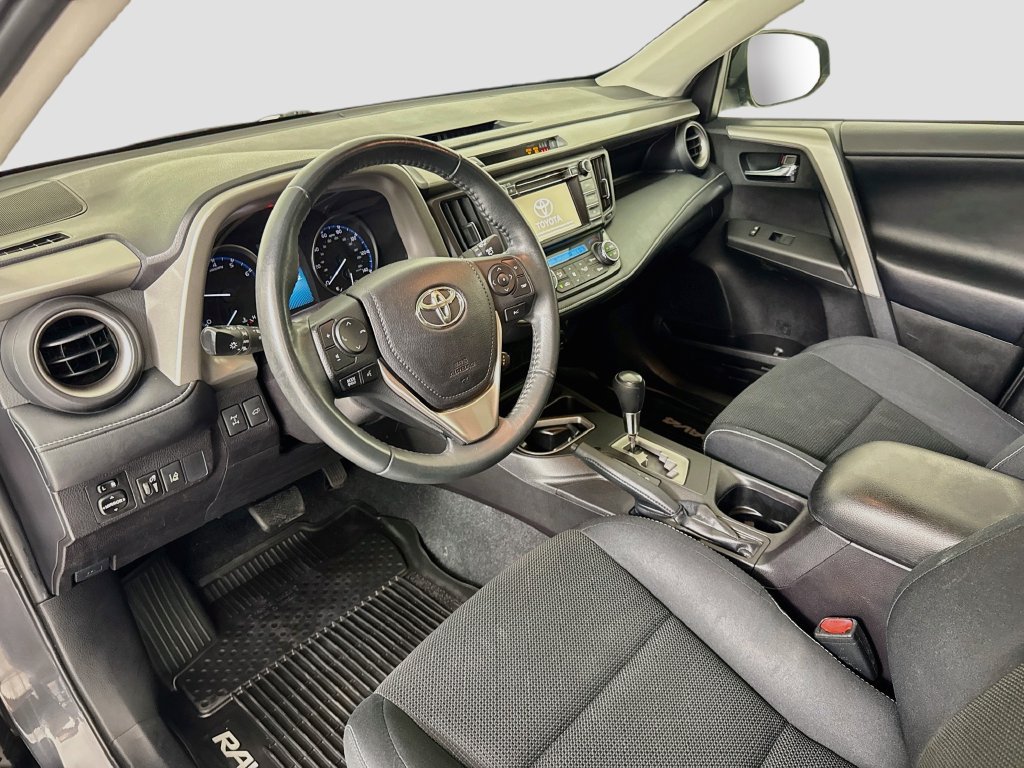 Used 2017 Toyota RAV4 XLE w/ Plus Special Value Package AWD/4WD image 10