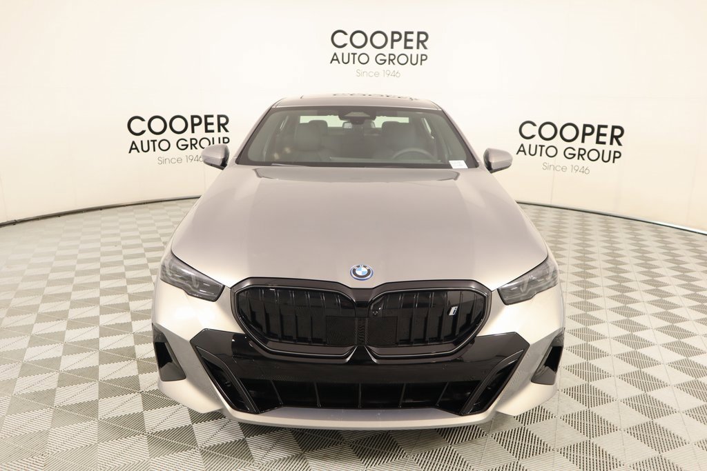 New 2025 BMW i5 xDrive40 w/ M Sport Package image 10