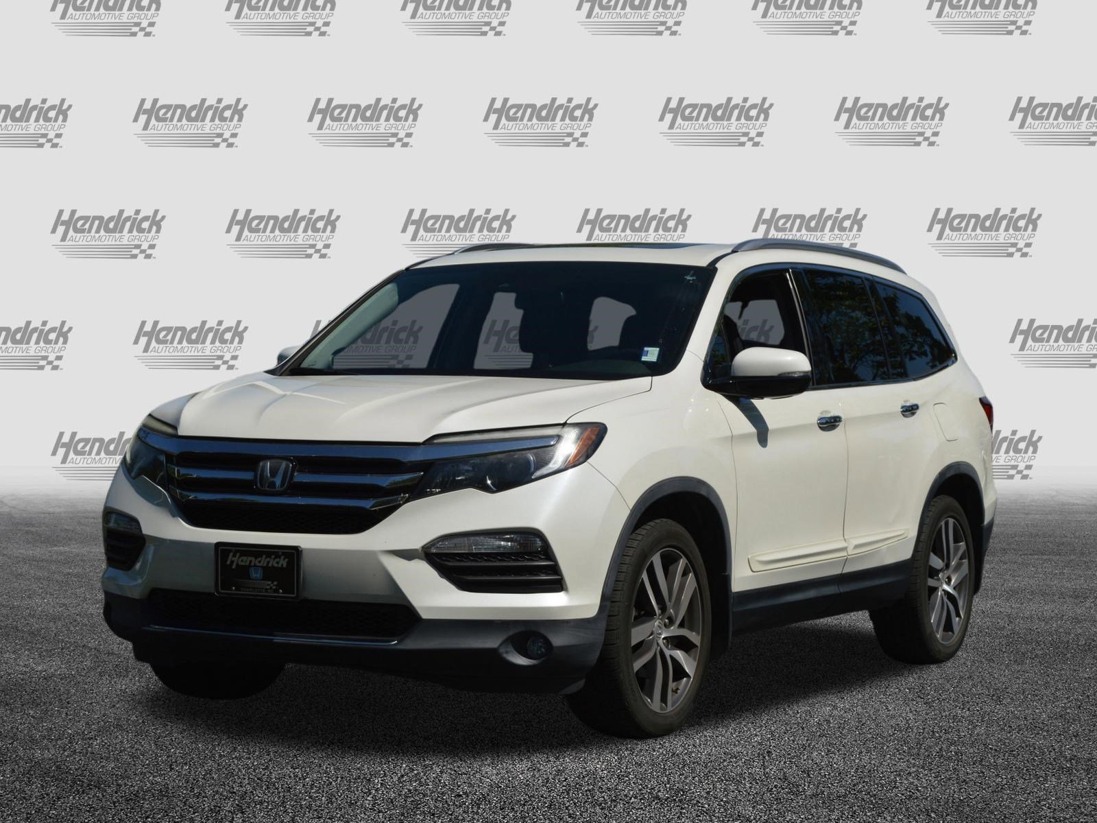 Used 2017 Honda Pilot Touring image 7