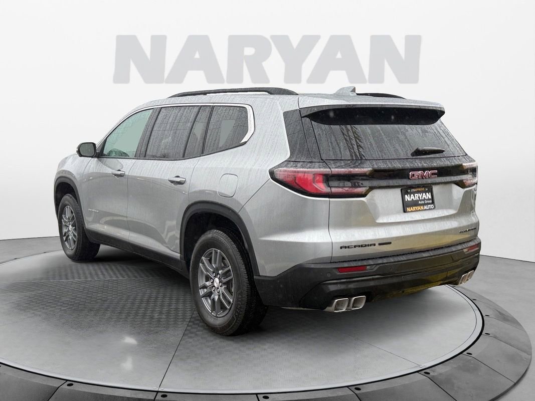 Used 2025 GMC Acadia Elevation image 5