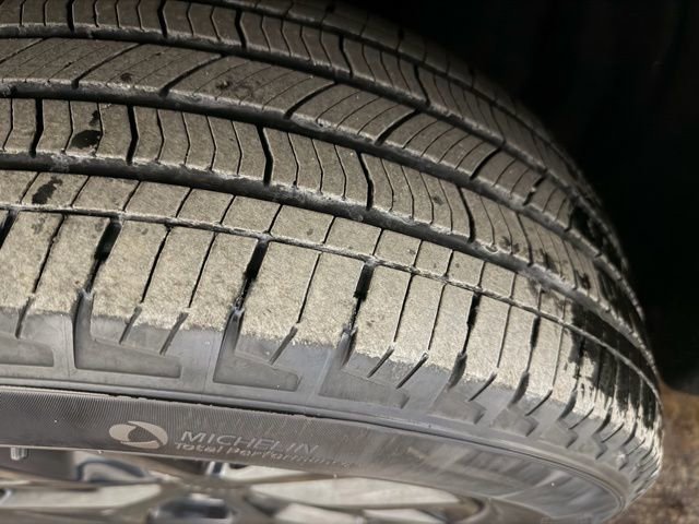 Used 2024 Jeep Grand Cherokee L Laredo image 11