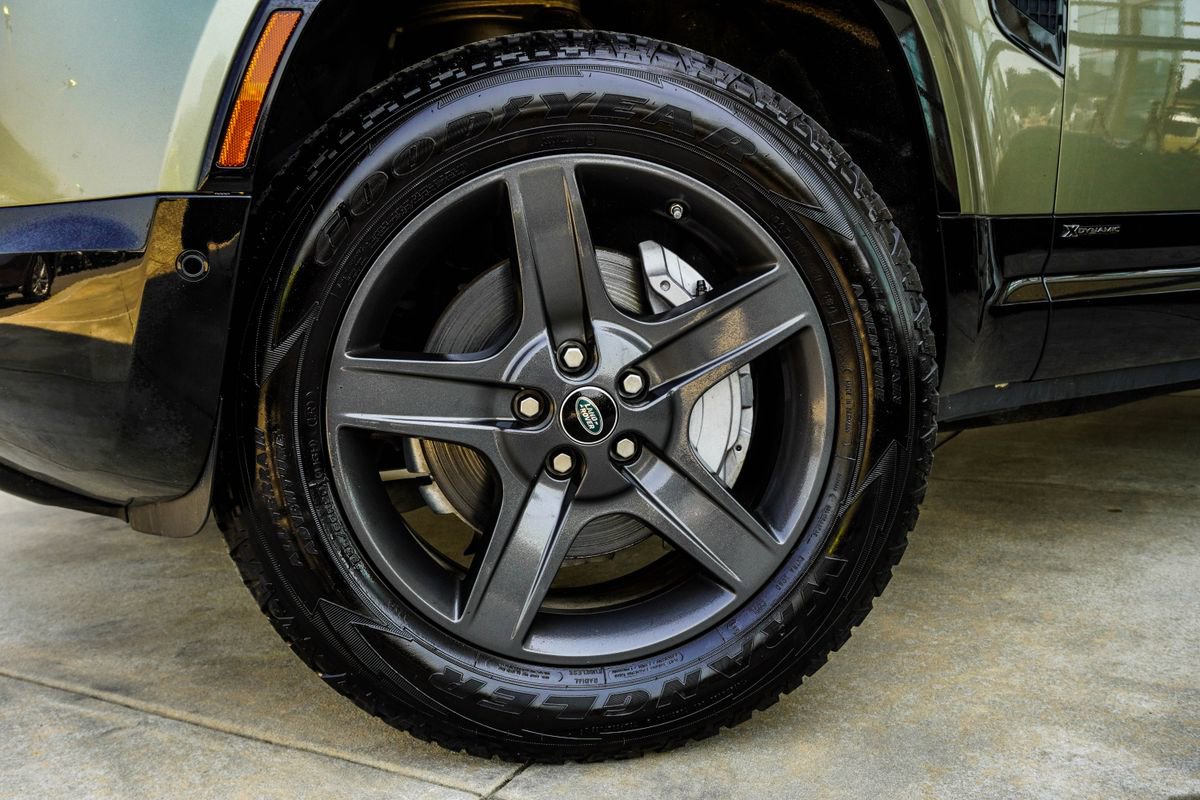 Used 2021 Land Rover Defender 110 X-Dynamic HSE image 3