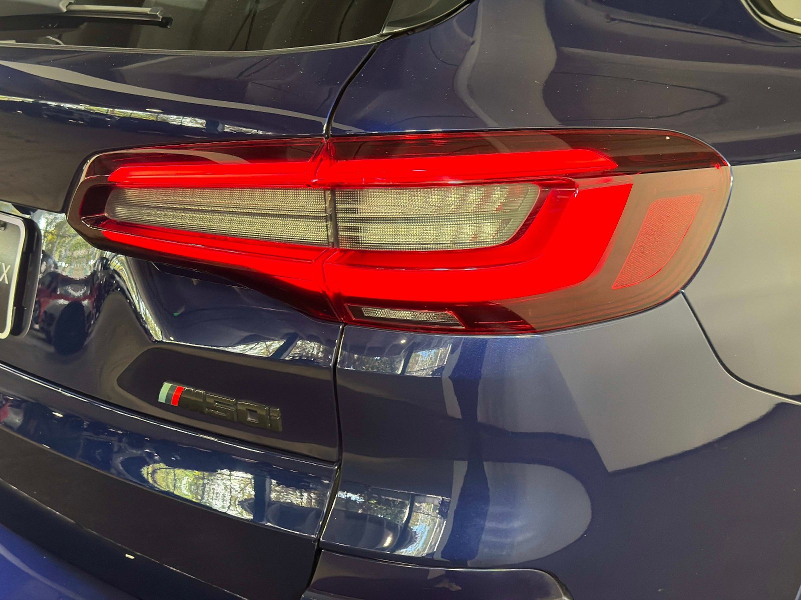 Used 2021 BMW X5 M50i w/ Executive Package image 16