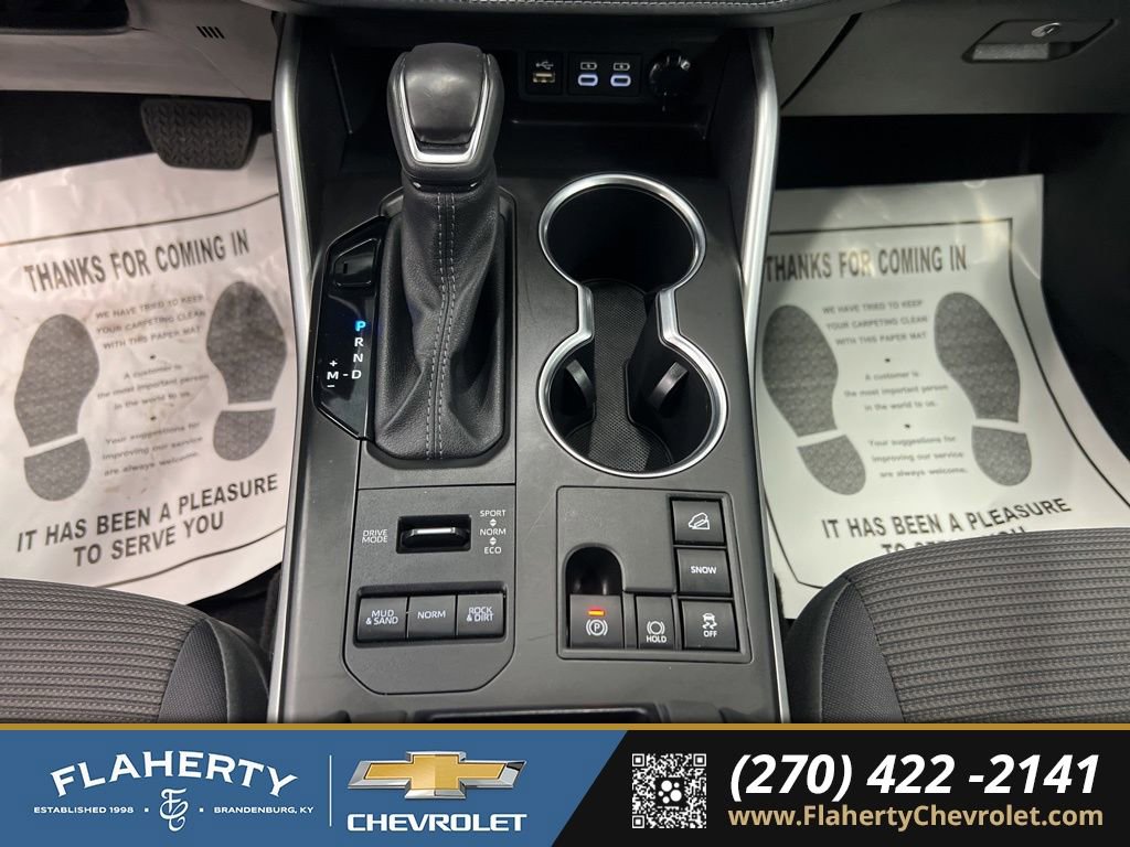 Used 2024 Toyota Highlander LE image 30