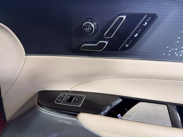 Used 2024 Cadillac Lyriq Luxury w/ Nappa Leather Package AWD/4WD image 30