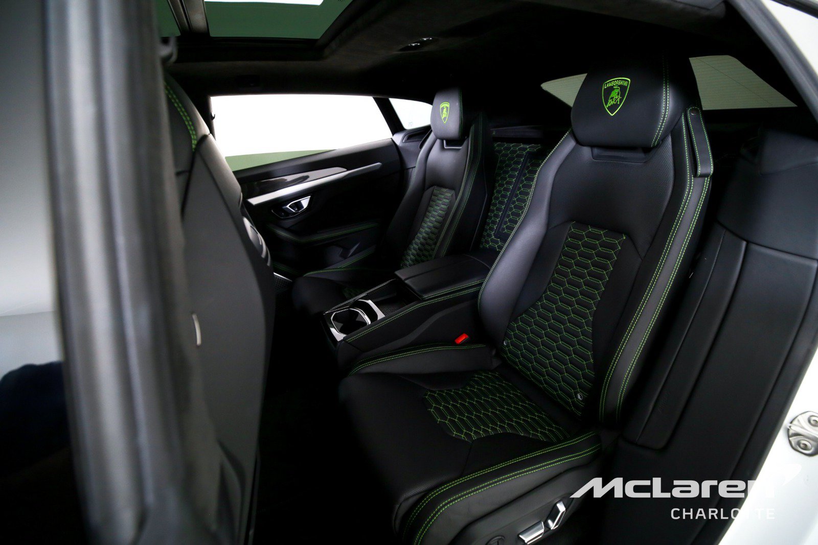 Used 2019 Lamborghini Urus AWD/4WD image 18