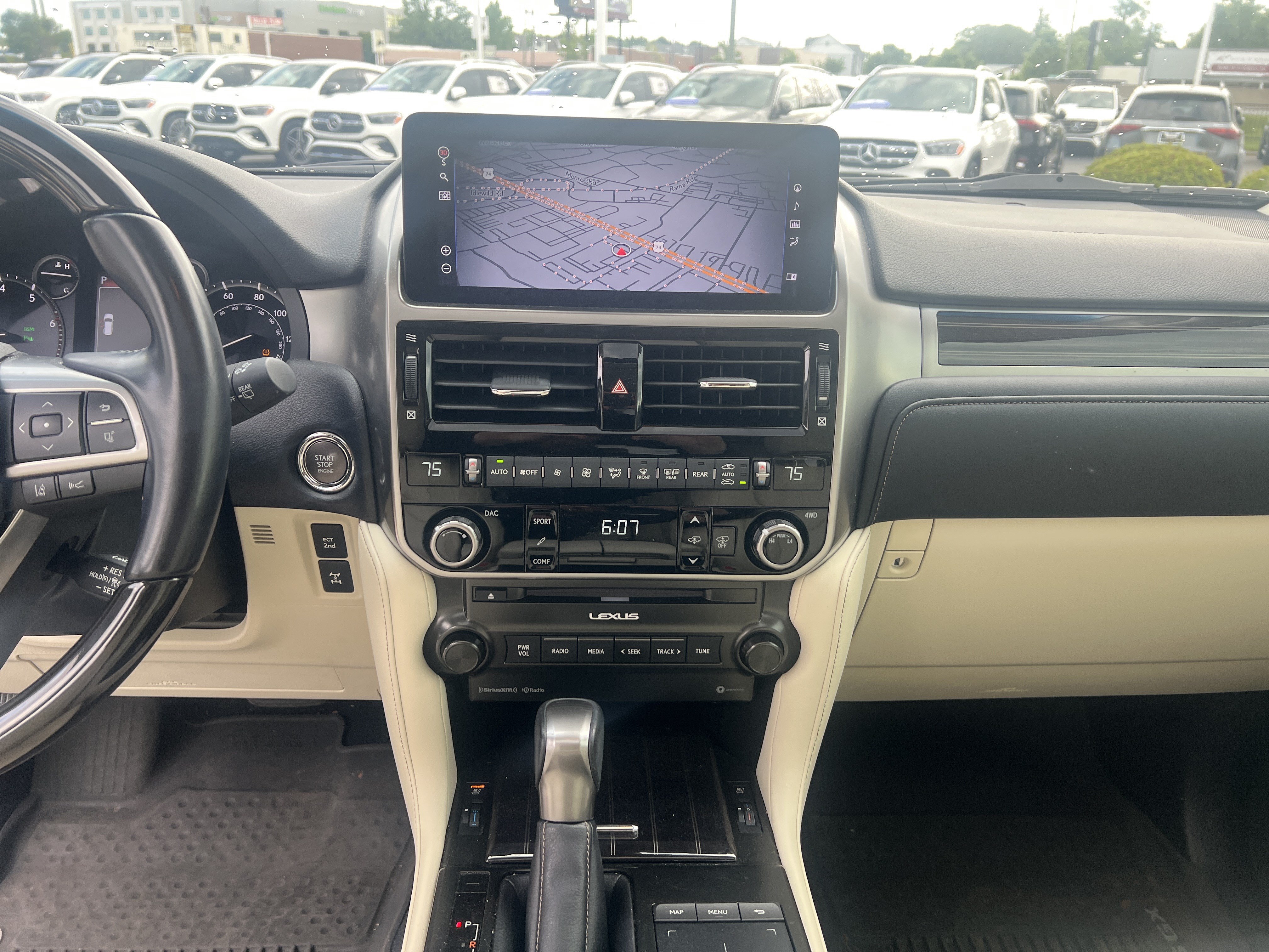 Used 2022 Lexus GX 460 Luxury w/ Accessory Package AWD/4WD image 30