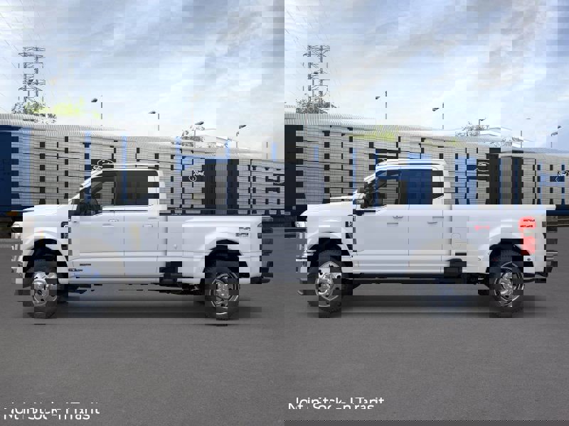 New 2026 Ford F450 4x4 Crew Cab Super Duty image 3