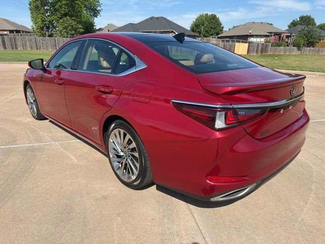 Used 2022 Lexus ES 350 Ultra Luxury w/ Accessory Package 2 FWD image 3