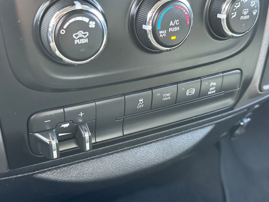 Used 2018 RAM 3500 Tradesman w/ Chrome Appearance Group image 29