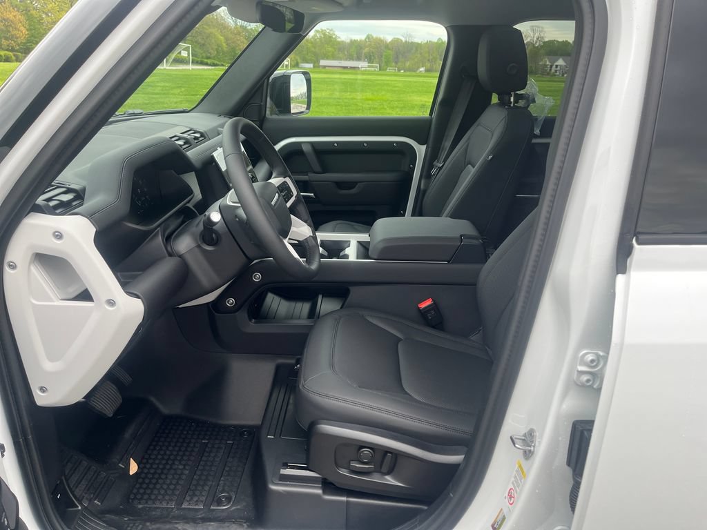 New 2026 Land Rover Defender 110 S AWD/4WD image 9