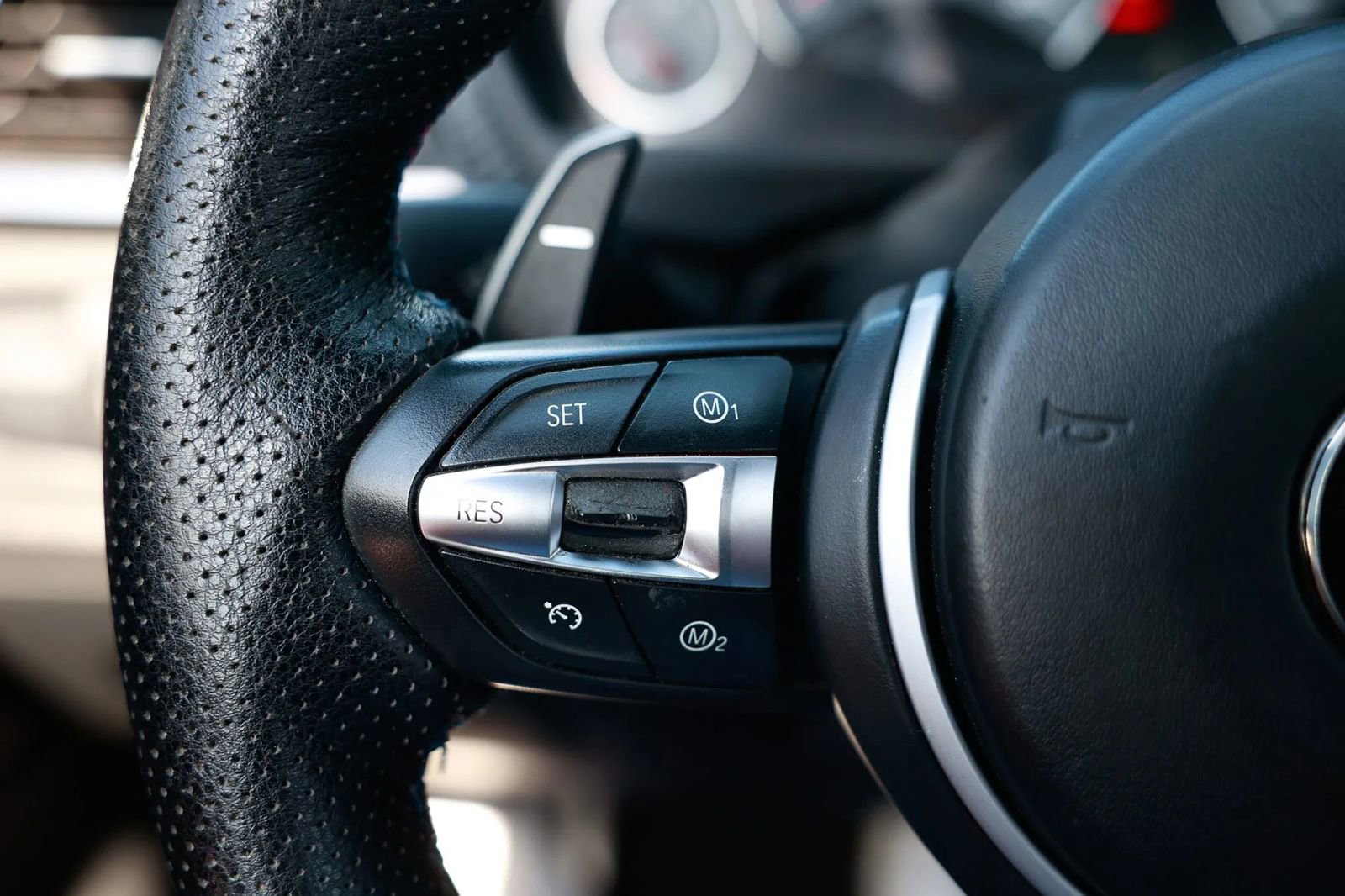 Used 2015 BMW M4 Convertible image 27