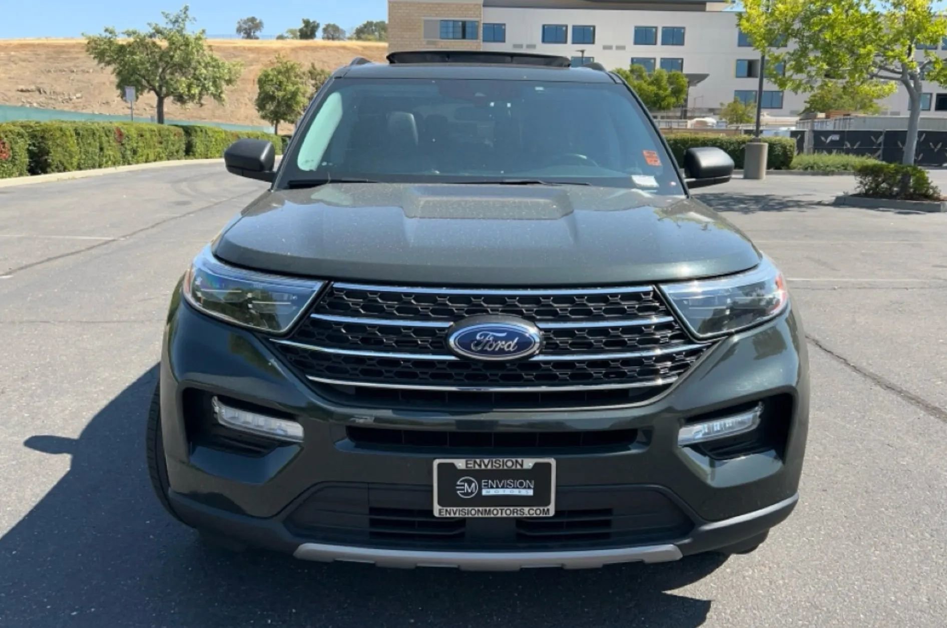Used 2022 Ford Explorer XLT w/ Equipment Group 202A image 6