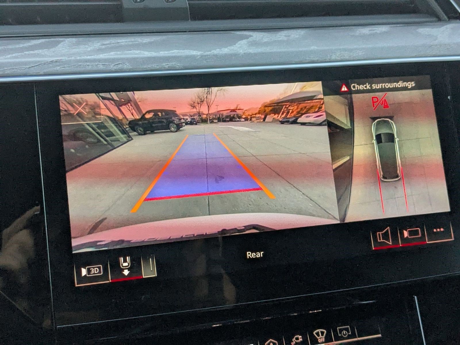 Used 2021 Audi e-tron Prestige w/ Prestige Package image 19