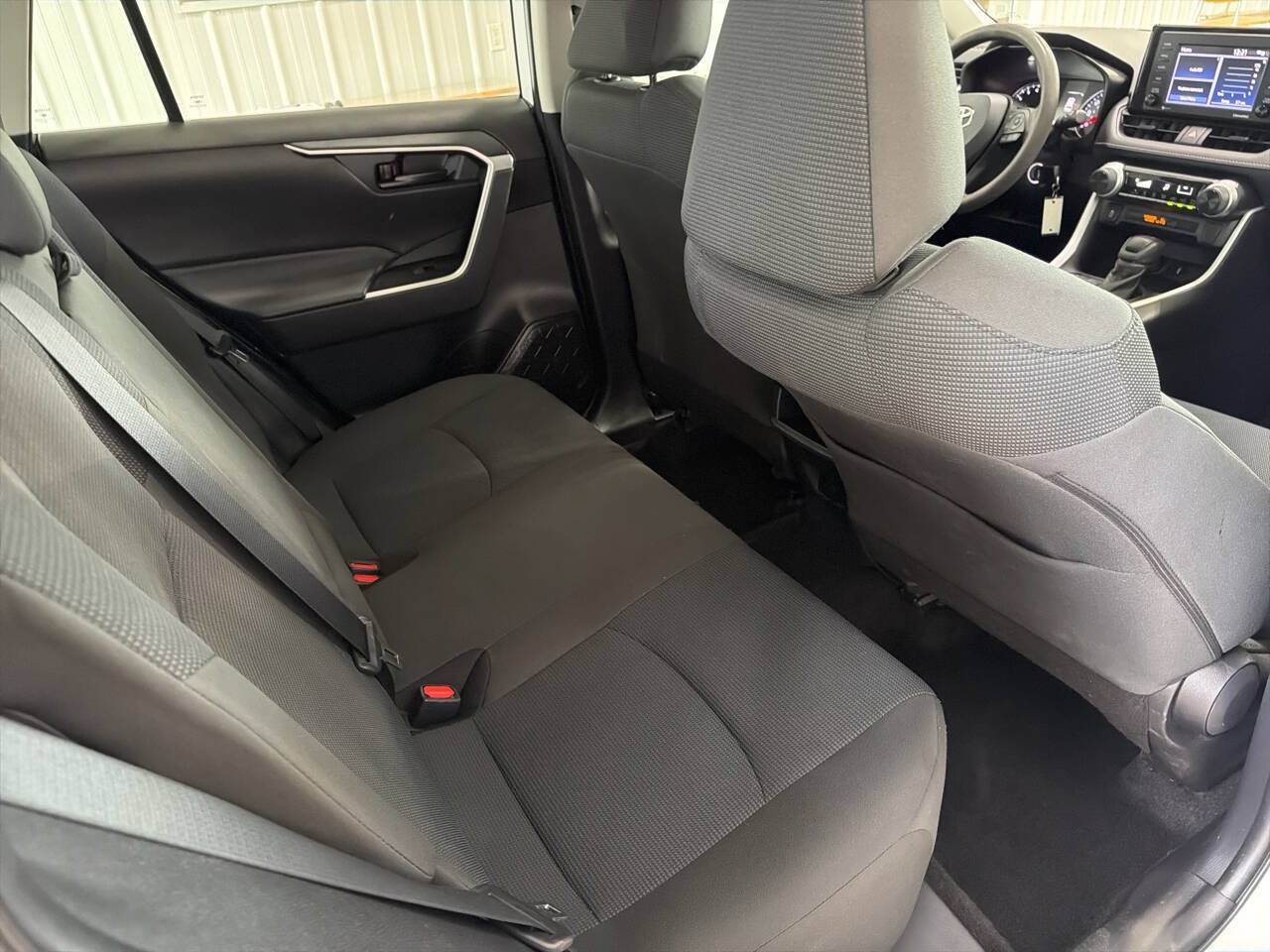 Used 2021 Toyota RAV4 LE FWD image 23