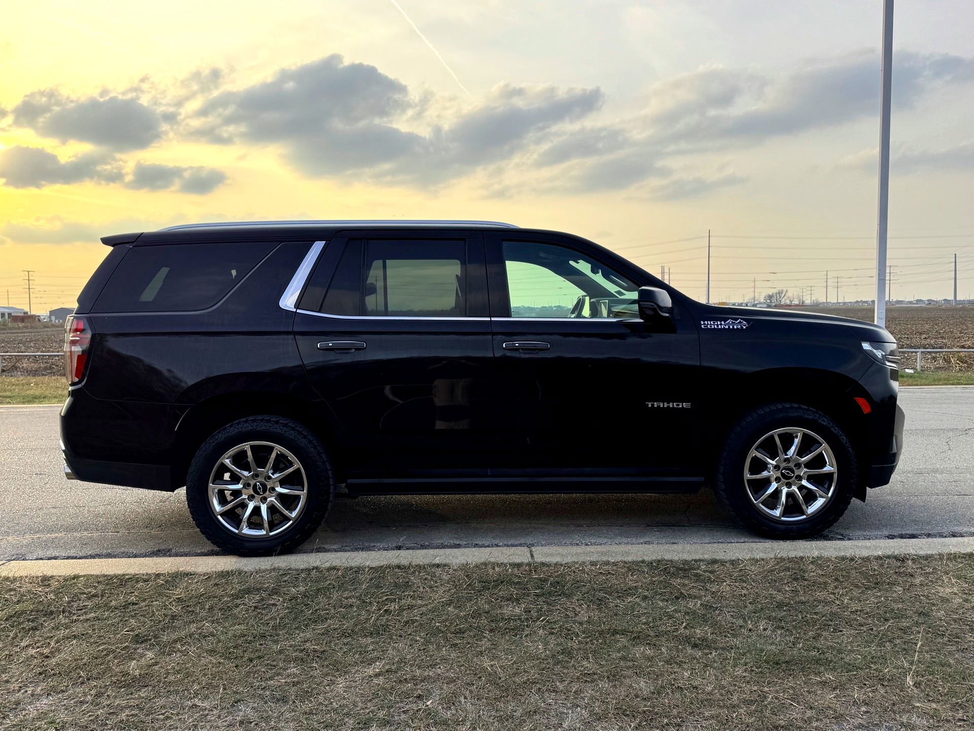 Used 2021 Chevrolet Tahoe High Country w/ Premium Package image 5