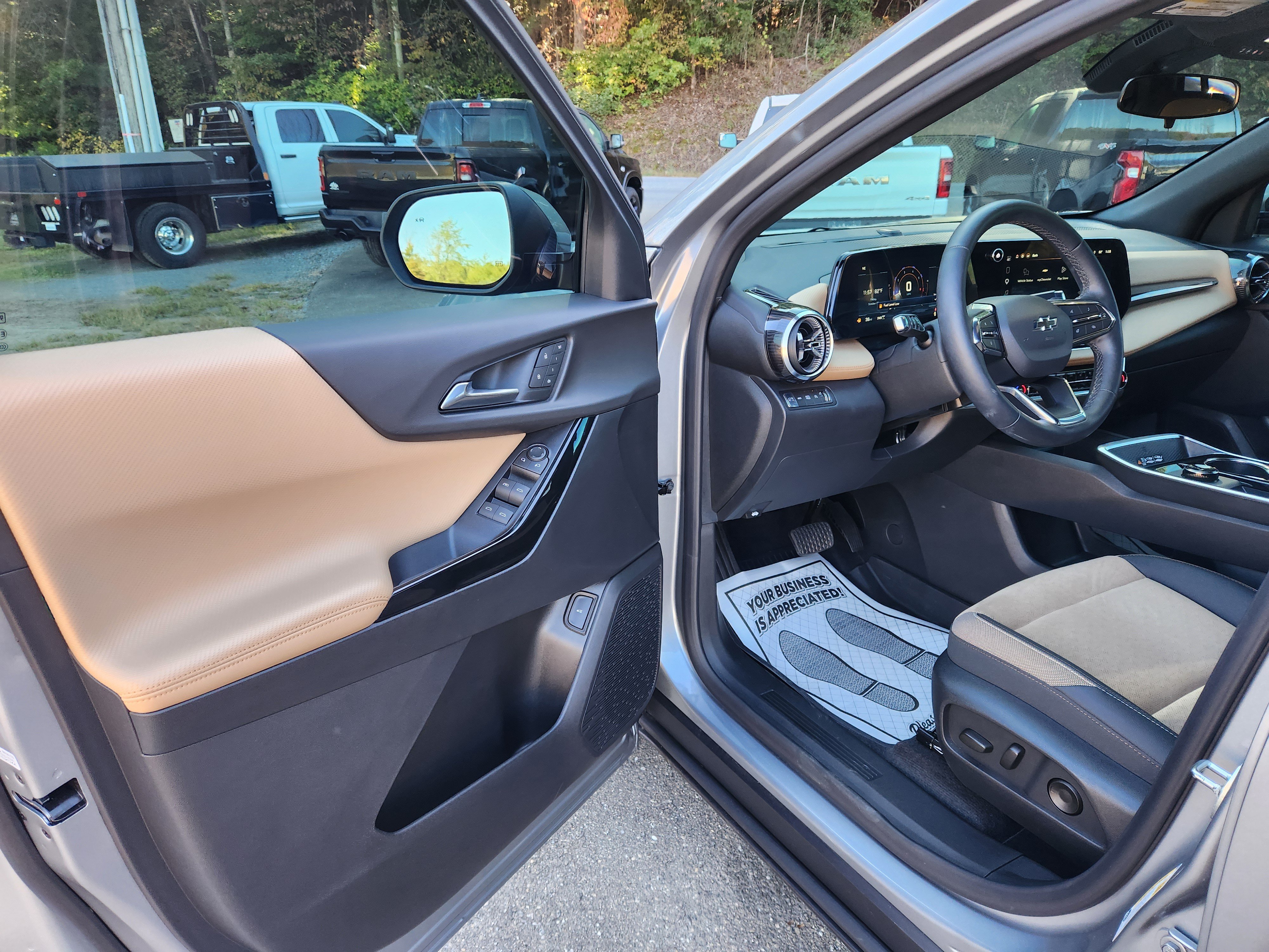Used 2026 Chevrolet Equinox ACTIV w/ Convenience Package III AWD/4WD image 15