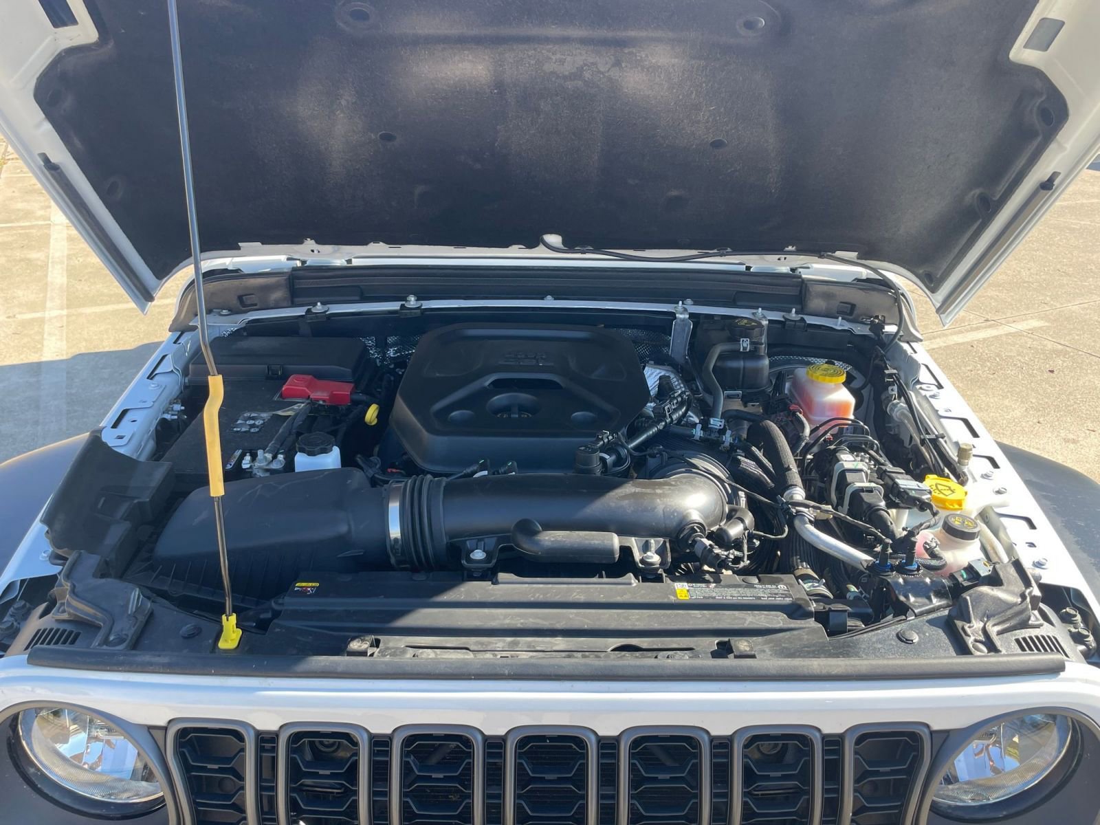 Used 2025 Jeep Wrangler Sport S image 32