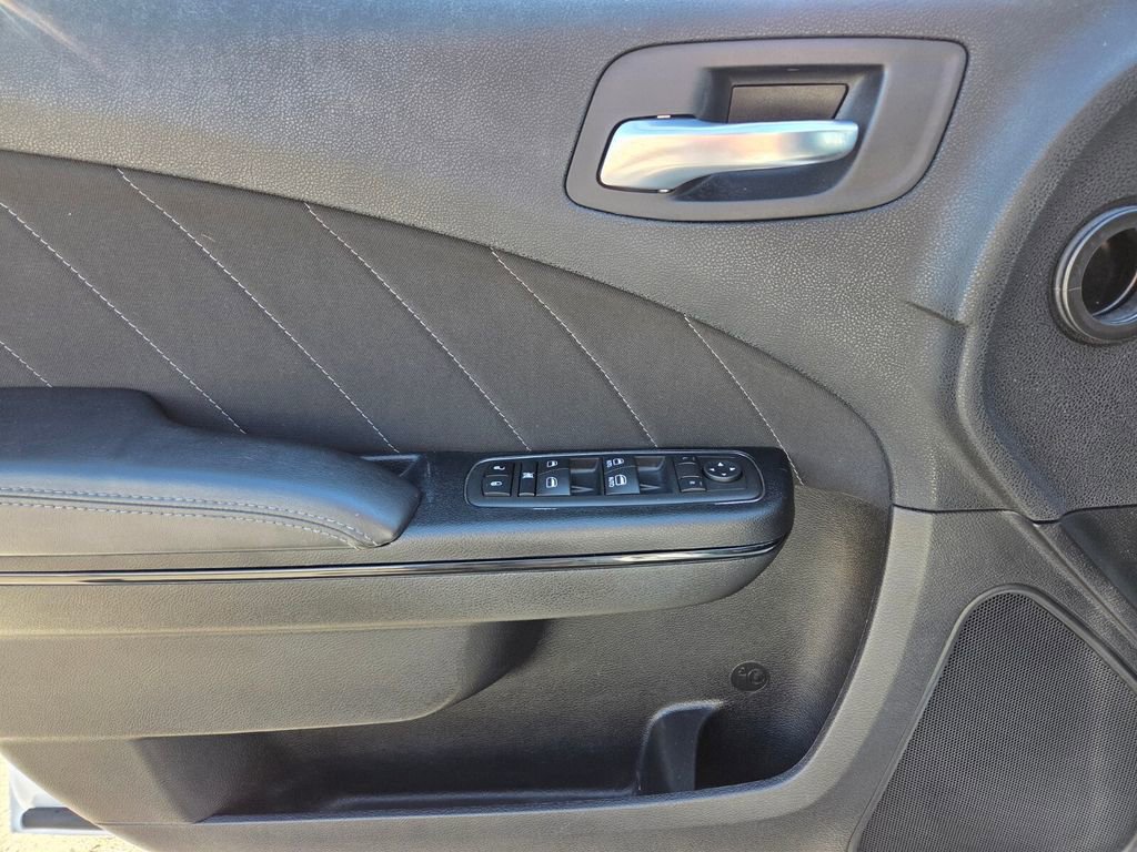 Used 2022 Dodge Charger R/T w/ Blacktop Package RWD image 22