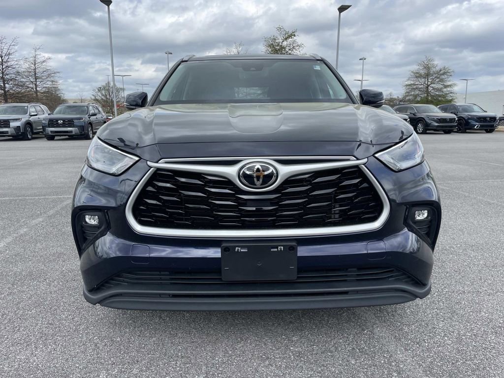 Used 2023 Toyota Highlander XLE image 8