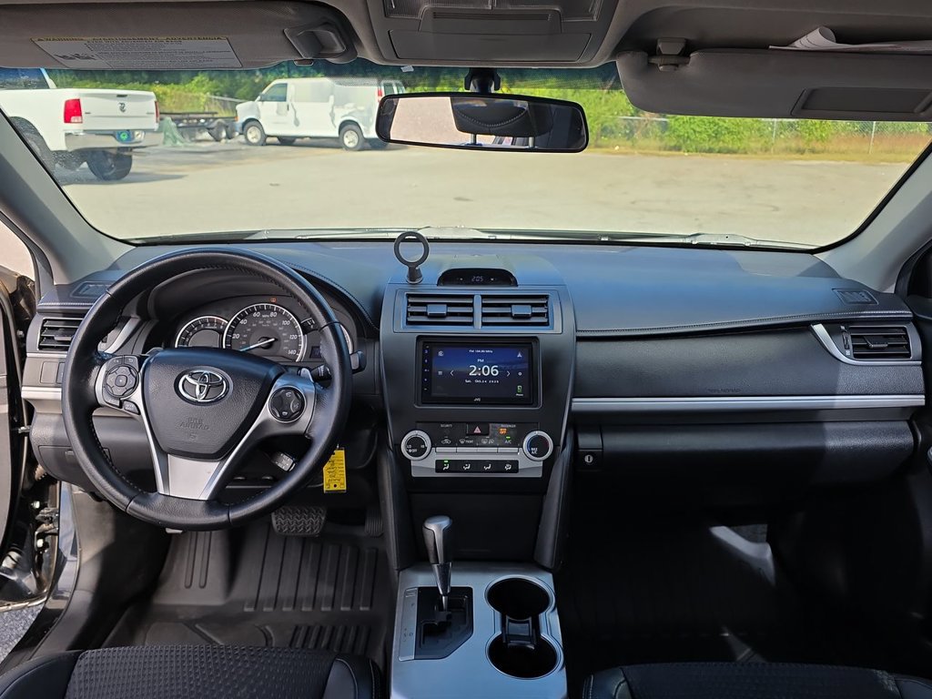 Used 2012 Toyota Camry SE FWD image 19