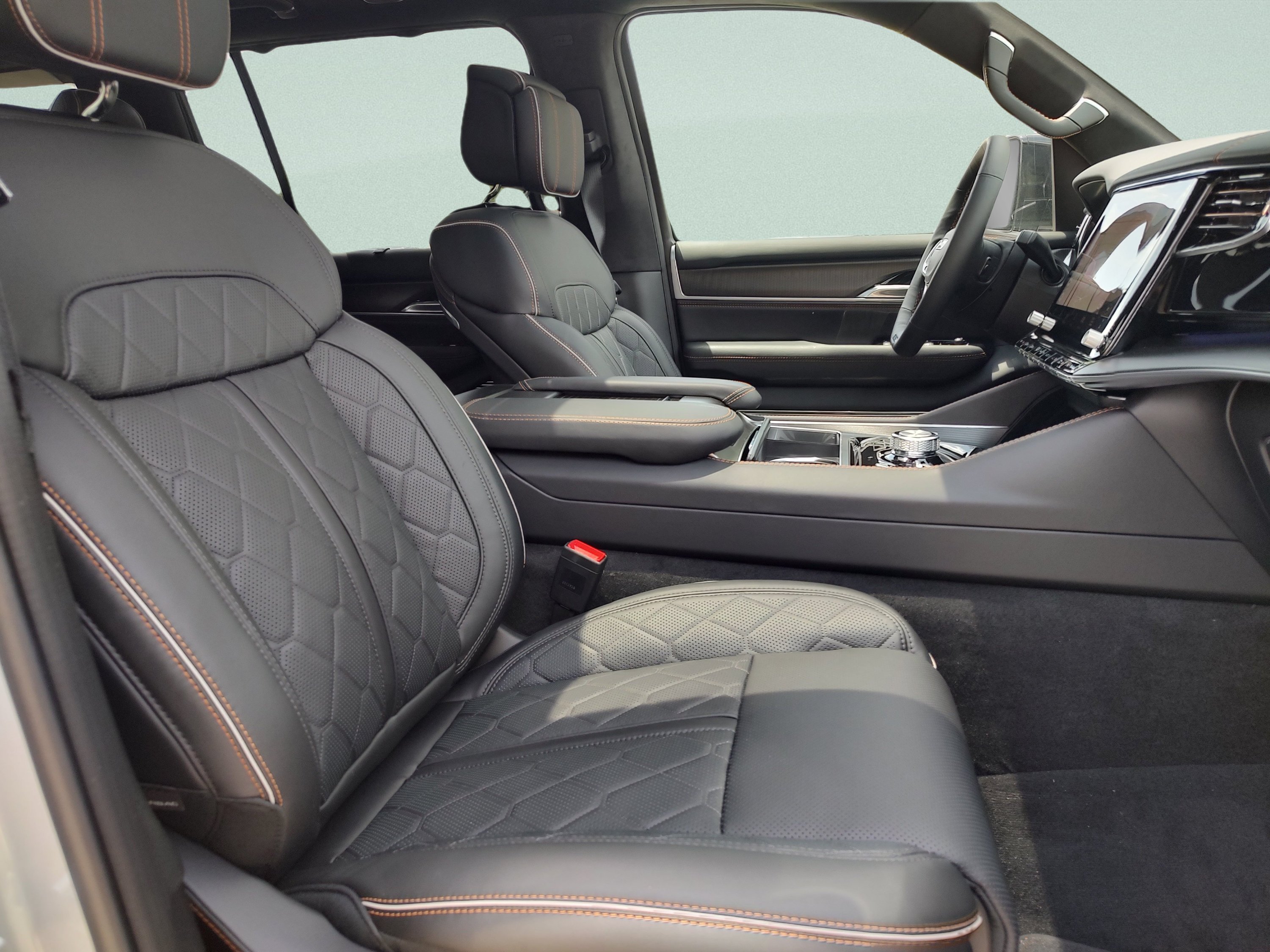 New 2026 Jeep Grand Wagoneer L Summit AWD/4WD image 29