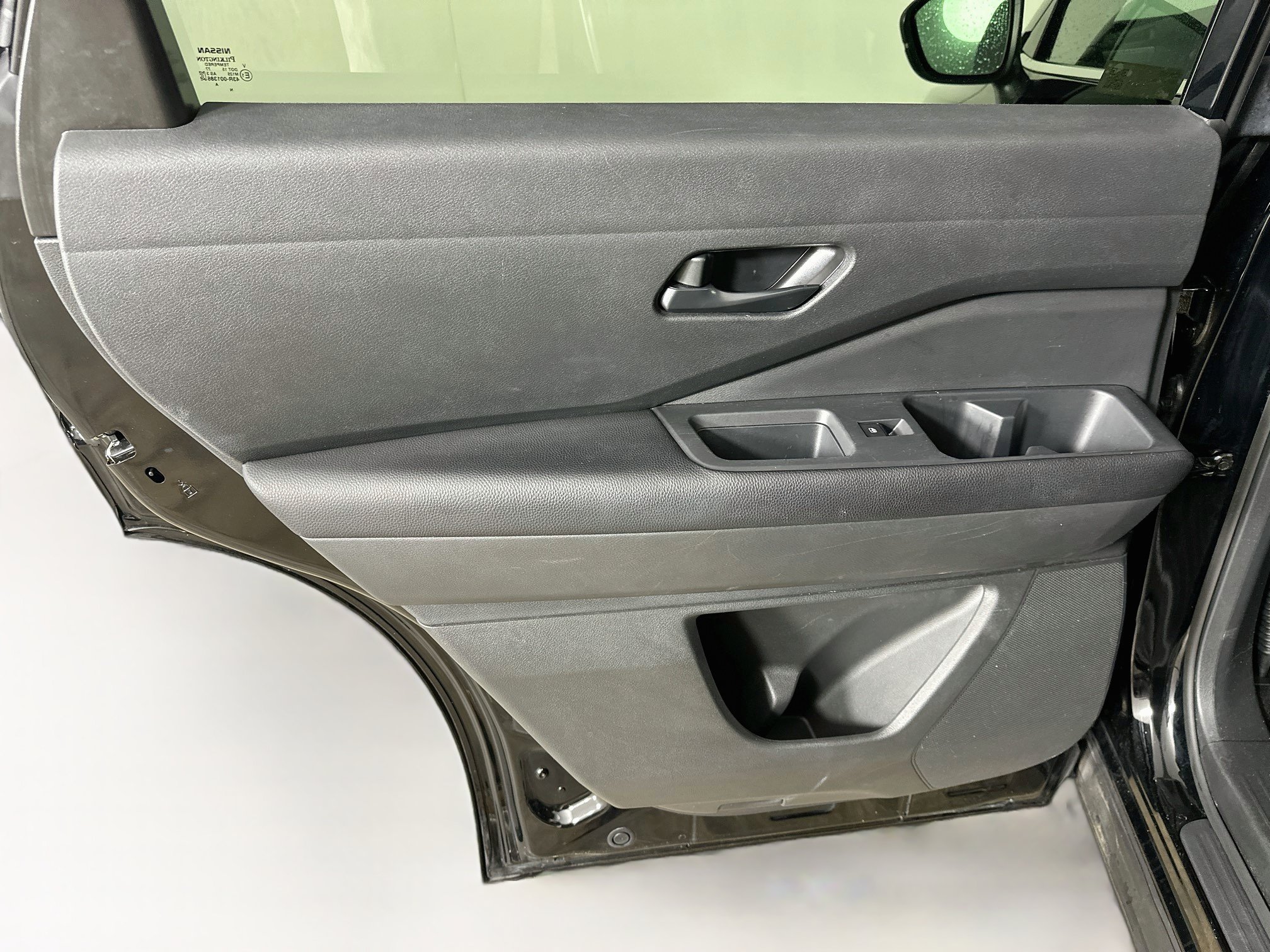Used 2025 Nissan Pathfinder SV AWD/4WD image 25