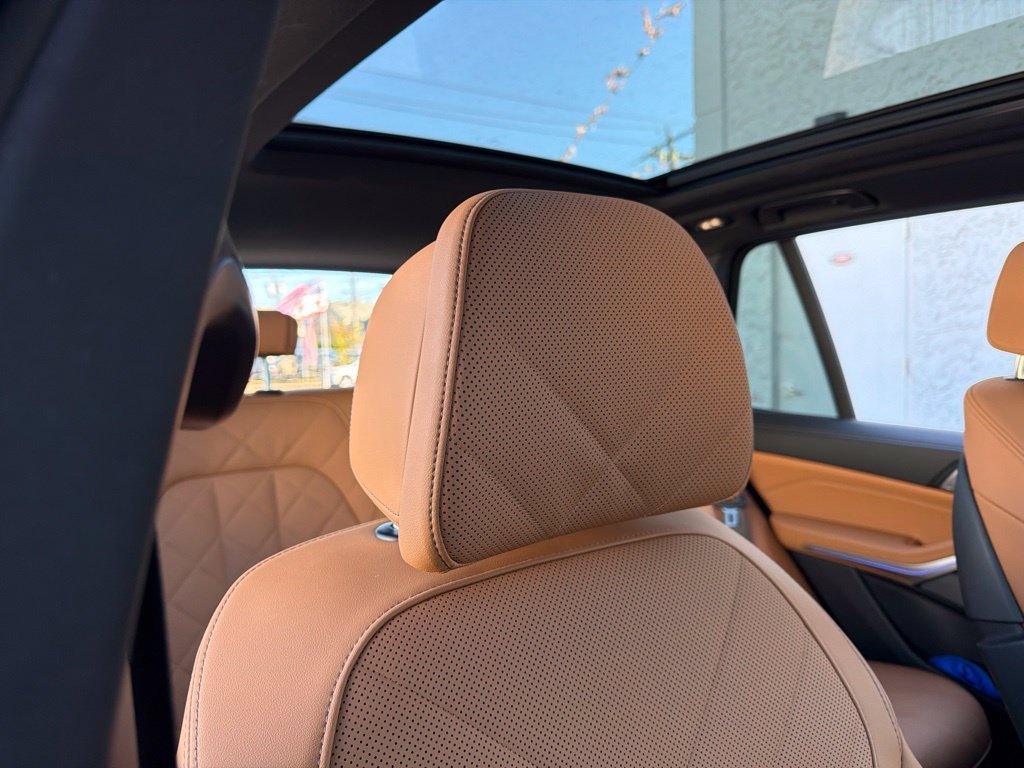 Used 2026 BMW X5 xDrive40i AWD/4WD image 16