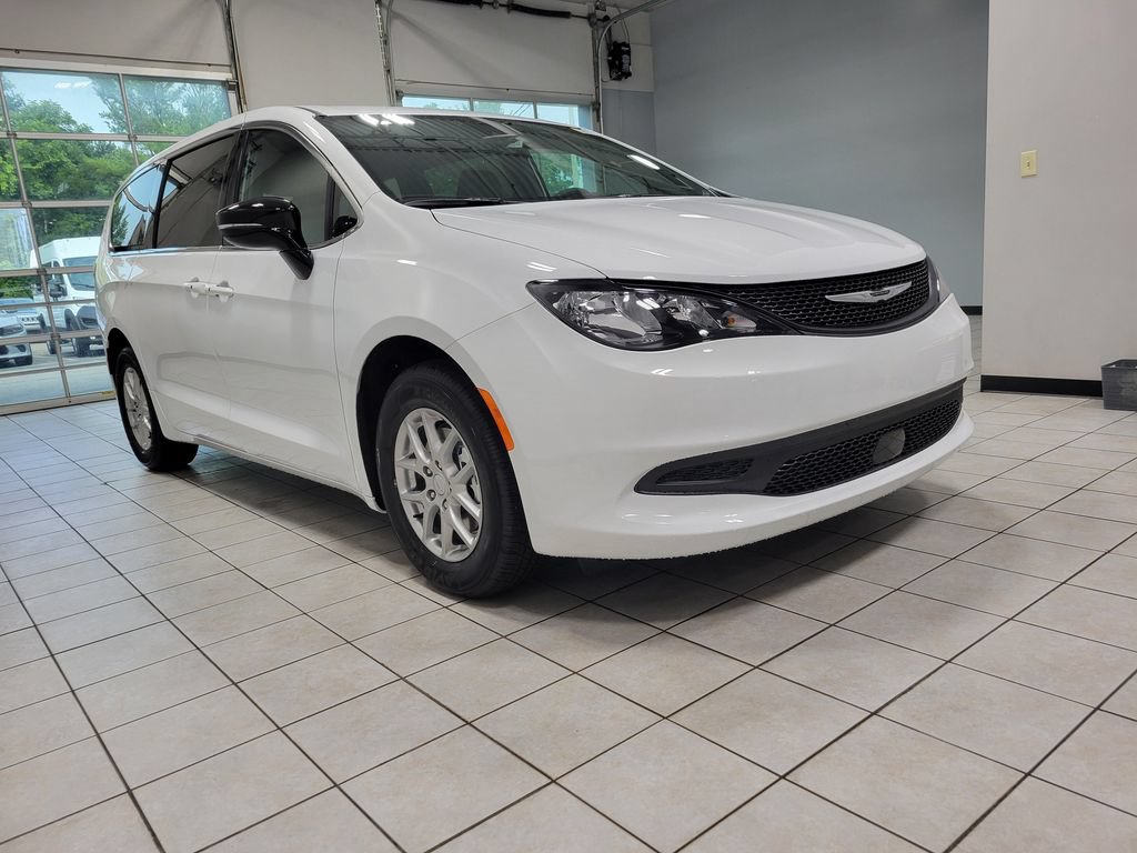 New 2027 Chrysler Pacifica LX FWD image 32