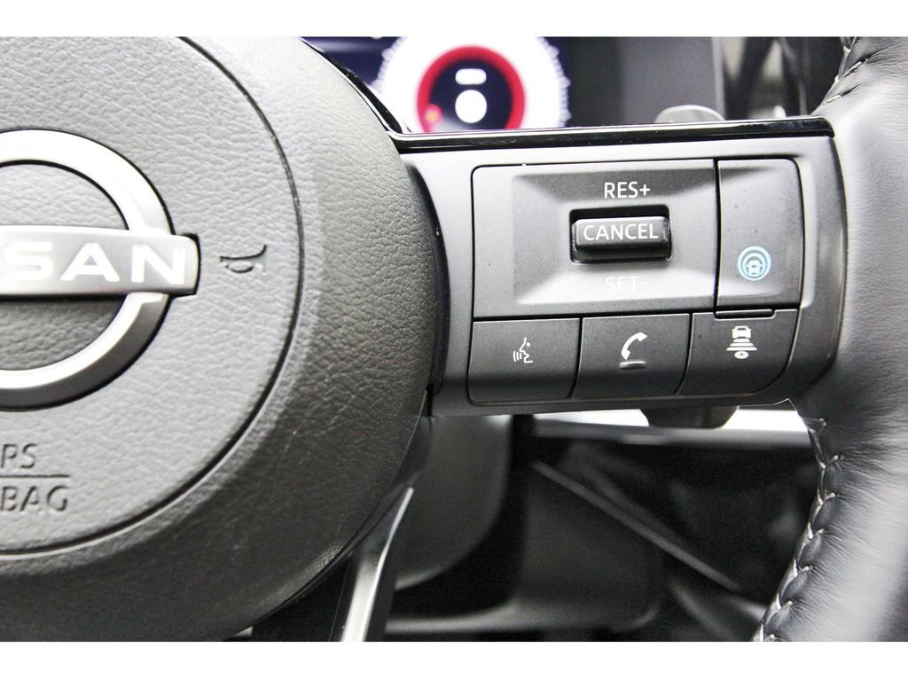 Certified 2024 Nissan Pathfinder Platinum image 14