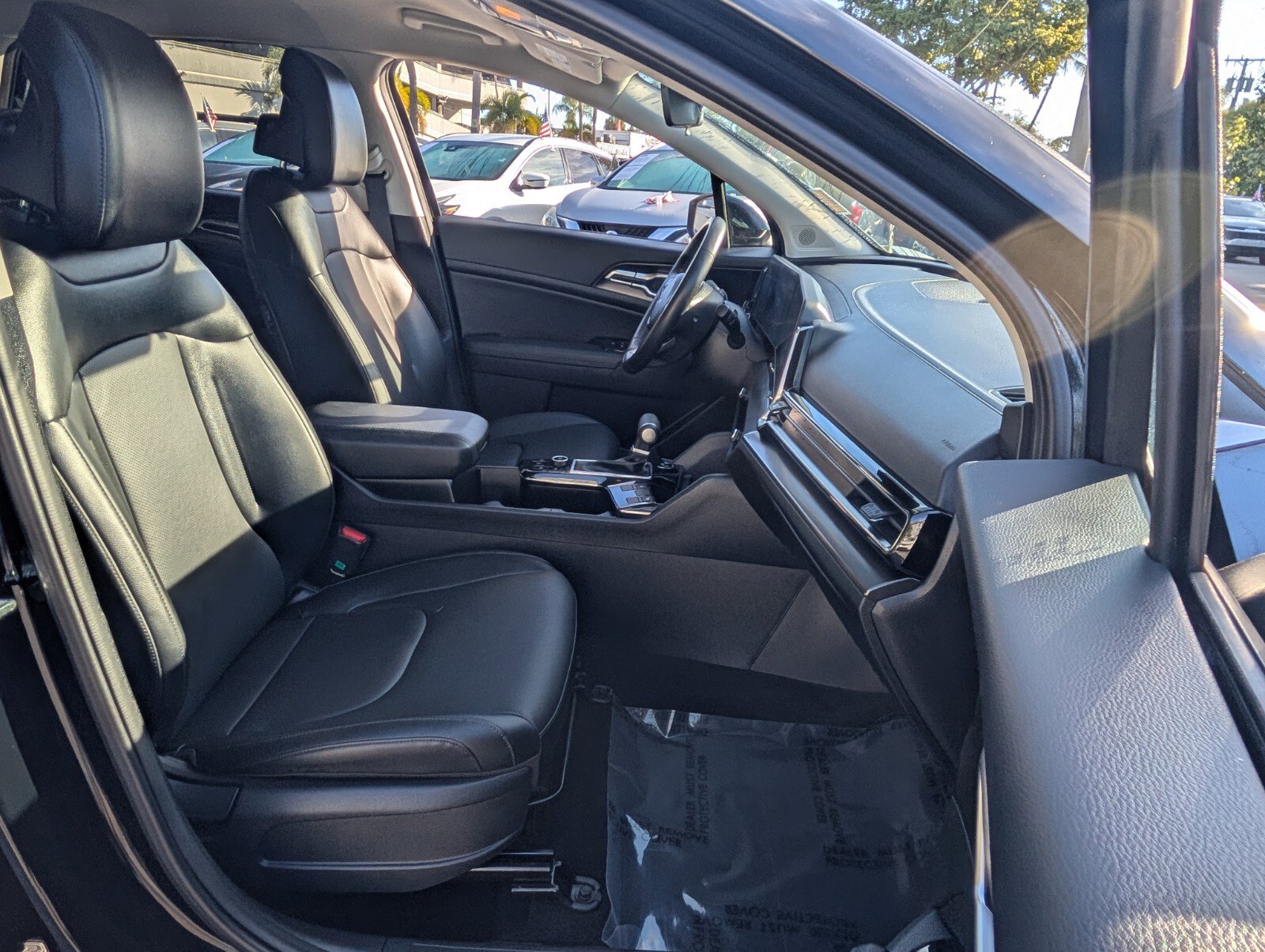 Used 2025 Kia Sportage EX image 19