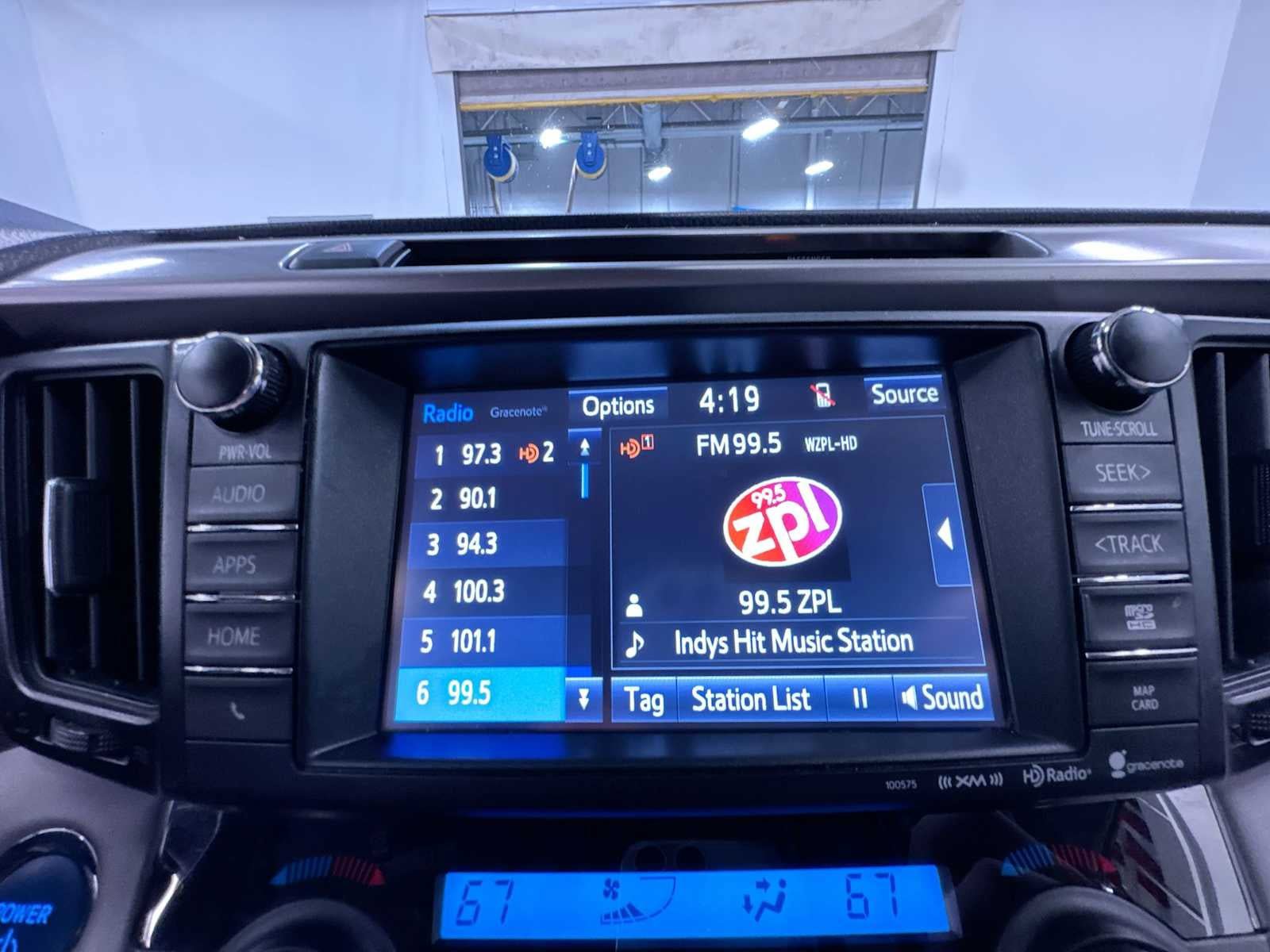 Used 2017 Toyota RAV4 XLE AWD/4WD image 28