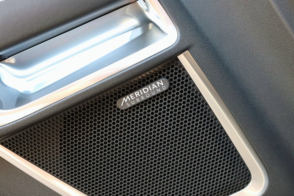 Used 2024 Jaguar E-PACE R-Dynamic SE image 11