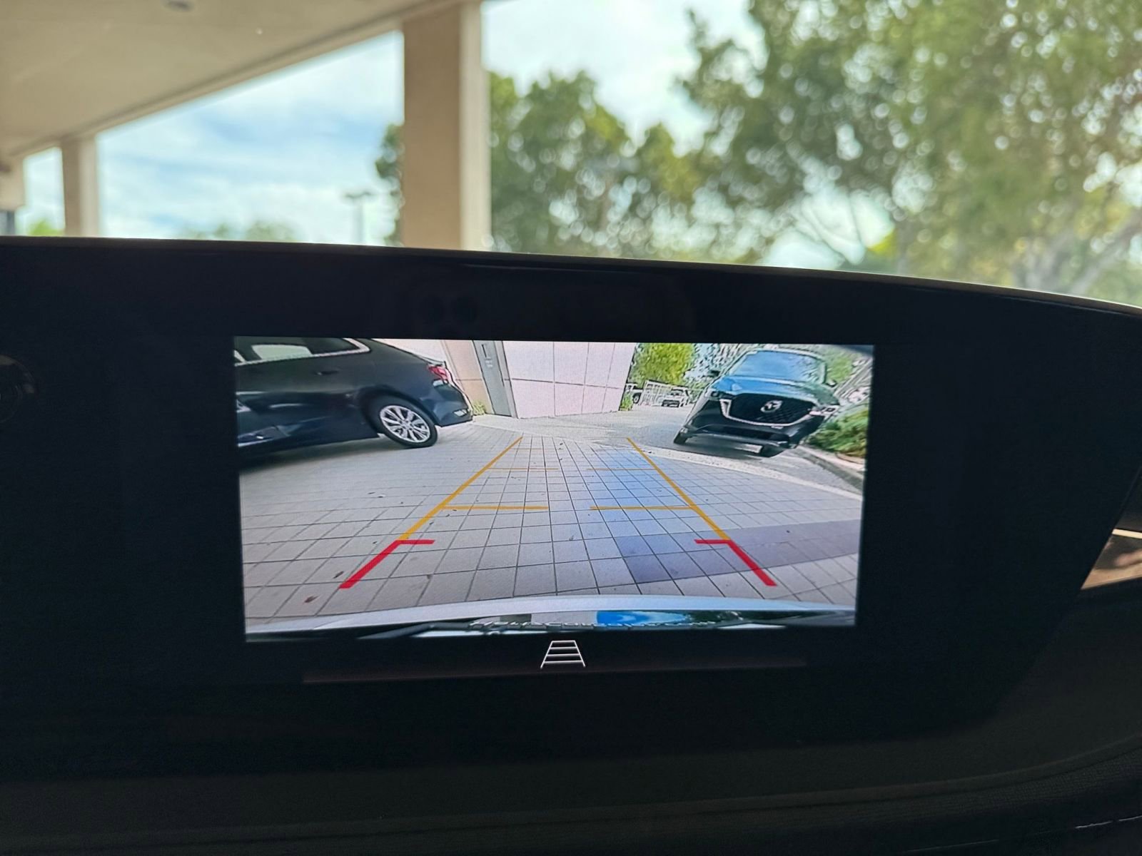 Used 2025 Buick Envista Sport Touring image 17