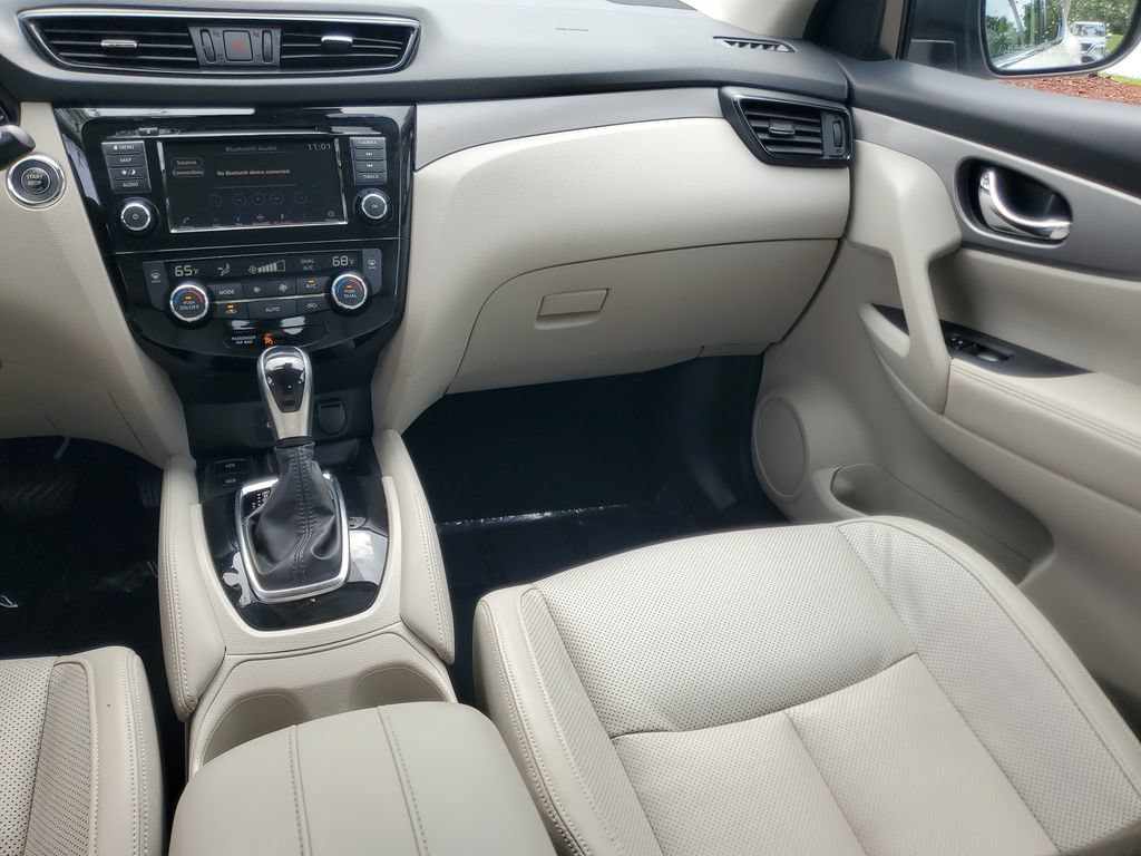 Certified 2020 Nissan Rogue Sport SL w/ Premium Package FWD image 13