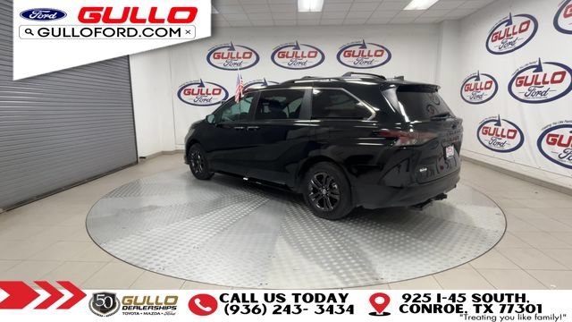 Used 2024 Toyota Sienna XLE Woodland Edition AWD/4WD image 6