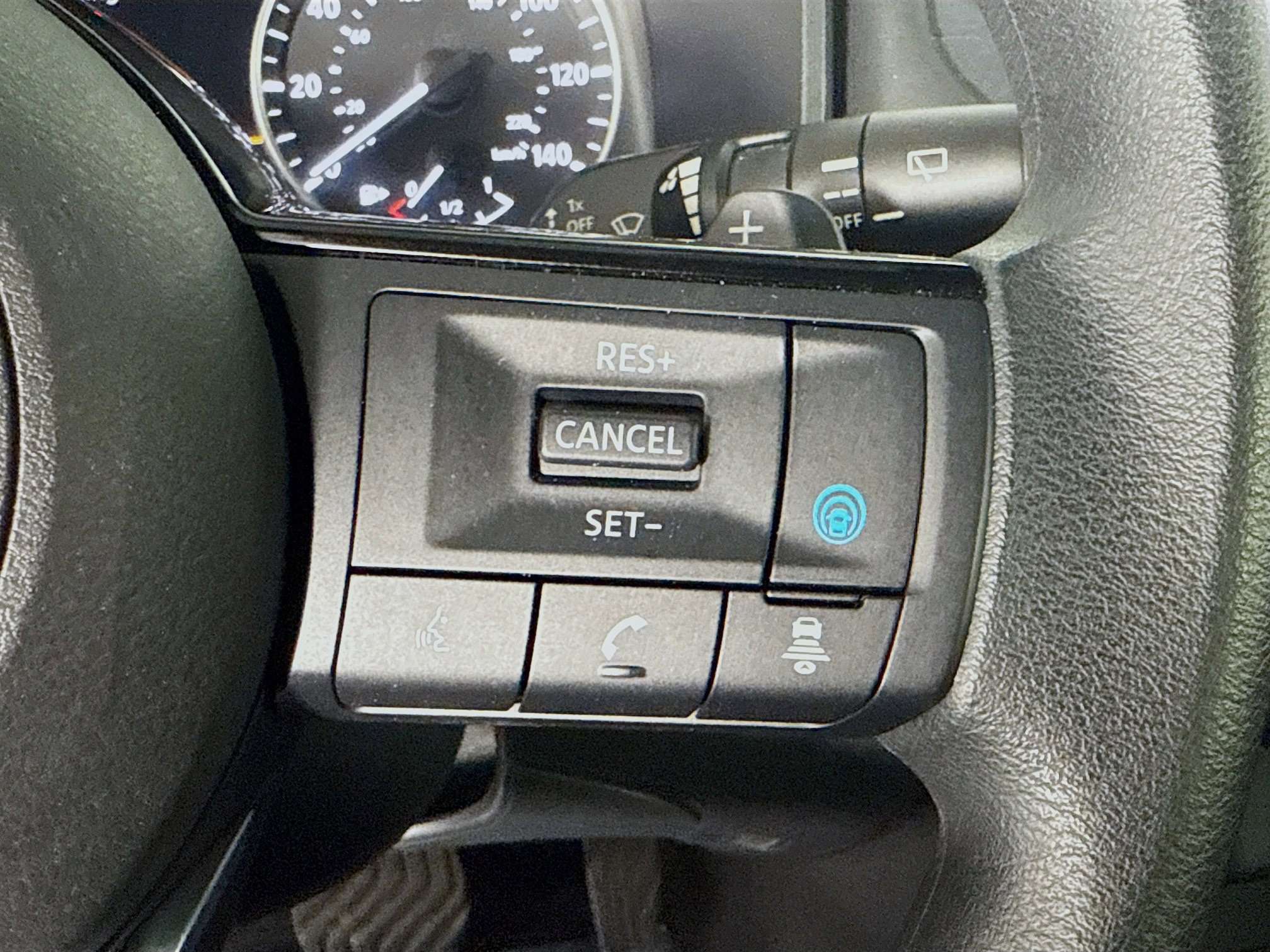 Used 2023 Nissan Rogue SV image 15