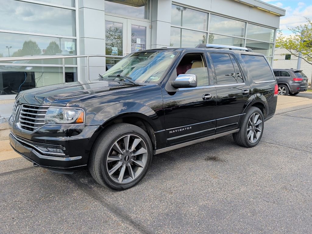 Used 2016 Lincoln Navigator Reserve AWD/4WD image 1
