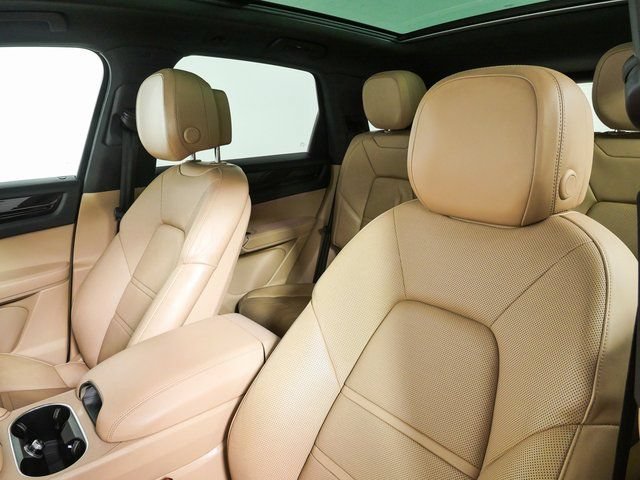 Certified 2020 Porsche Cayenne AWD/4WD image 5