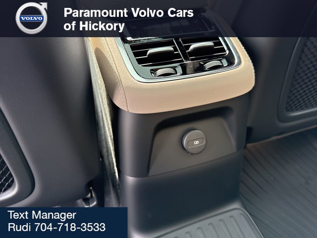 New 2026 Volvo XC90 T8 Ultra w/ Lounge Package image 19