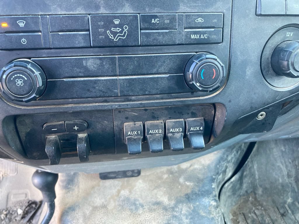 Used 2014 Ford F550 4x4 Regular Cab Super Duty image 26
