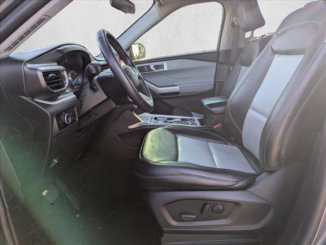 Used 2023 Ford Explorer XLT w/ Equipment Group 202A AWD/4WD image 16