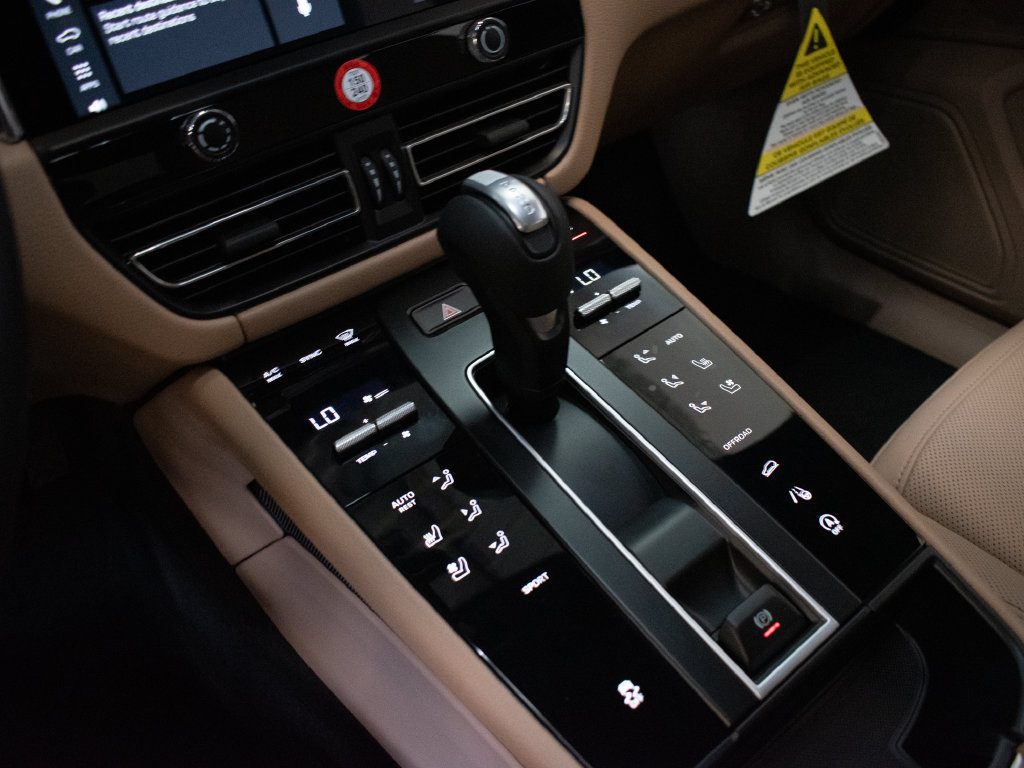 New 2026 Porsche Macan AWD/4WD image 30
