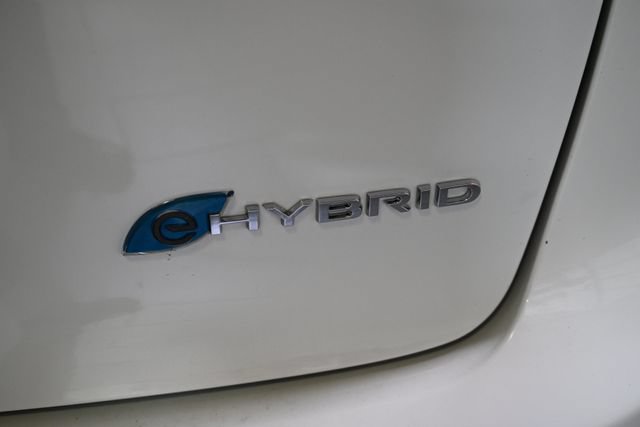 Used 2023 Chrysler Pacifica Limited FWD image 11