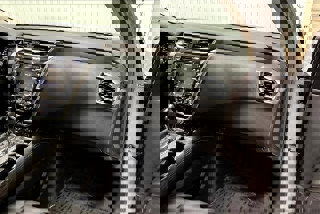 Used 2024 Nissan Murano SV w/ SV Midnight Edition Package image 16