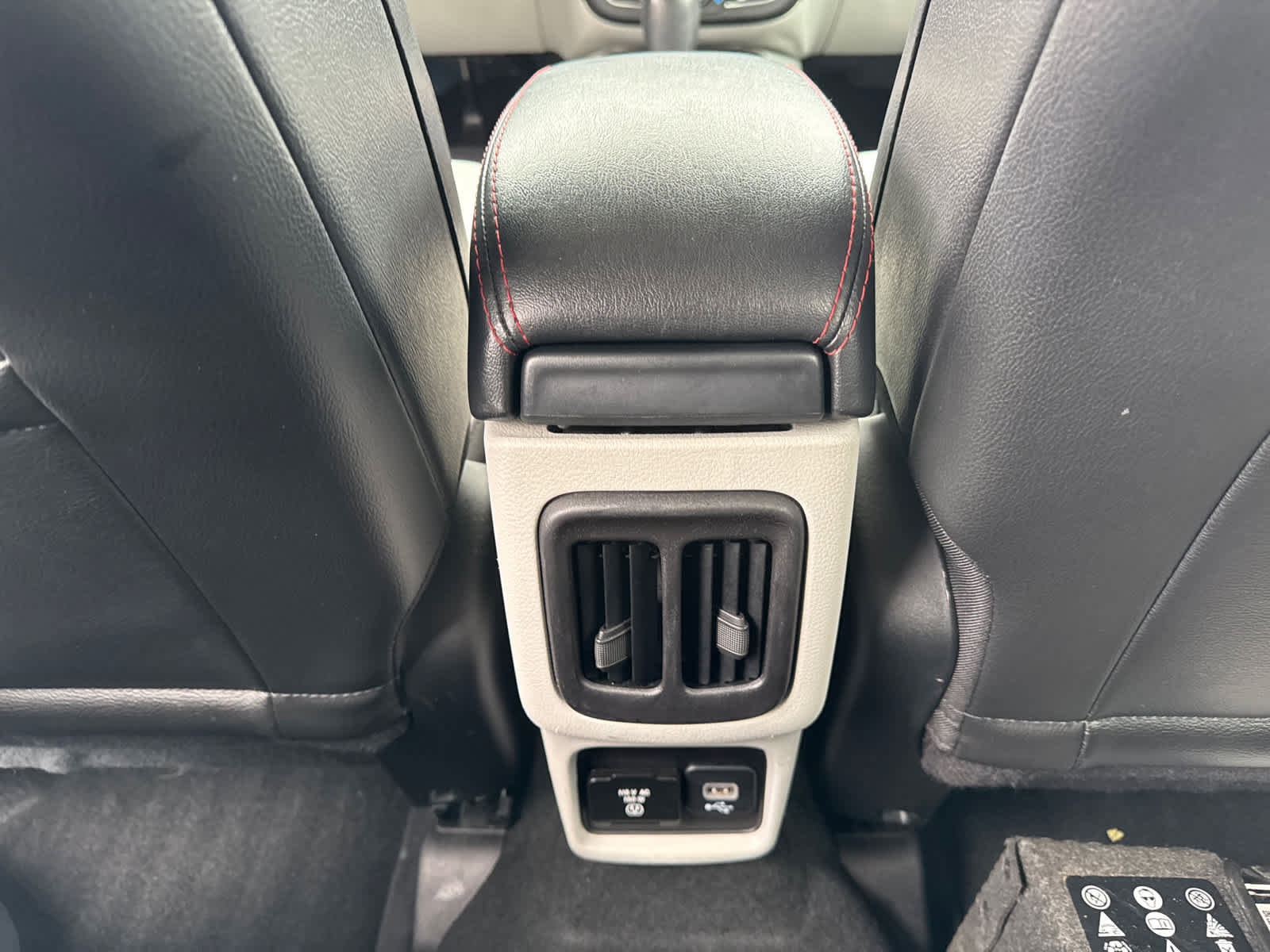 Used 2020 Jeep Compass Limited image 33