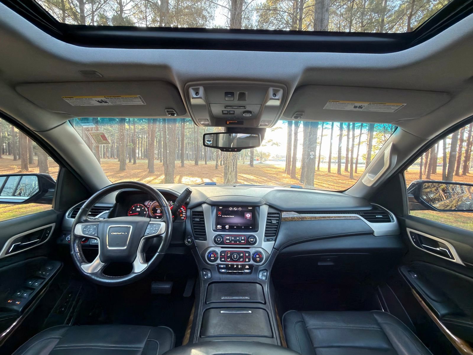 Used 2015 GMC Yukon XL Denali w/ Open Road Package image 2